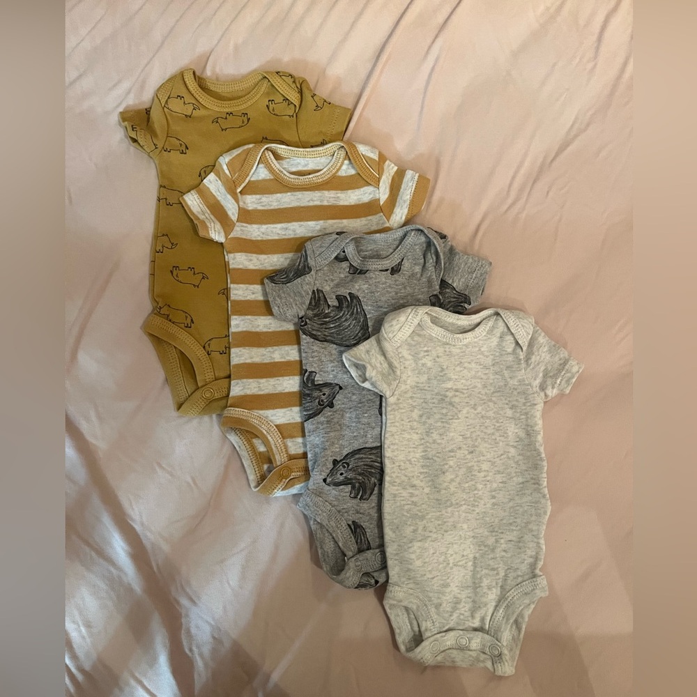 Simplejoys by Carter’s onesies/bodysuits bundle (4 pack) | Size Preemie/0 month